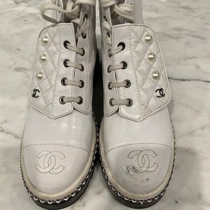 Chanel chain pearl combat boot